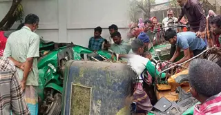 নাটোরে নসিমন ও সিএনজির সংঘর্ষে নিহত ৩